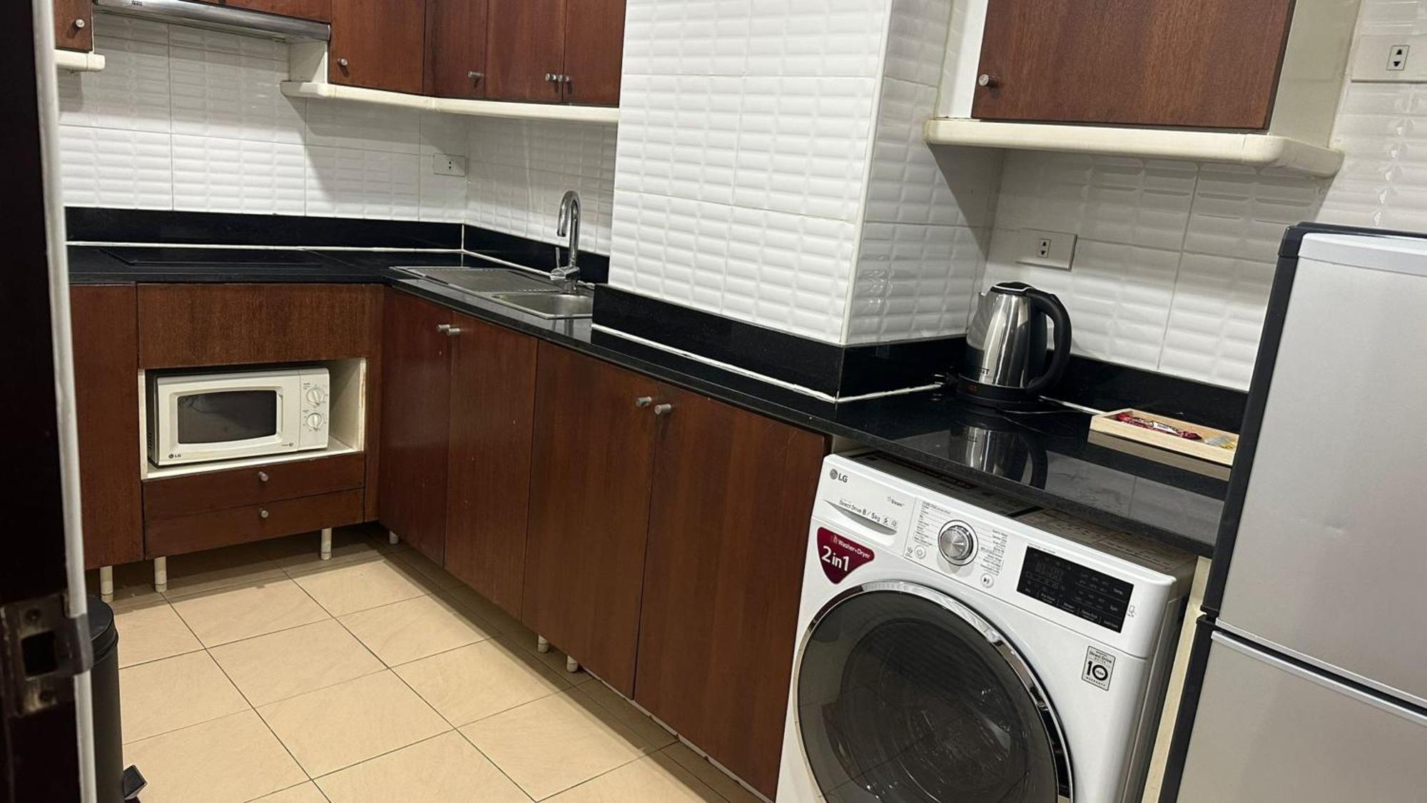 Affordable Serviced Apartments In Nana Omni Tower - Prime Sukhumvit Location Бангкок Екстер'єр фото