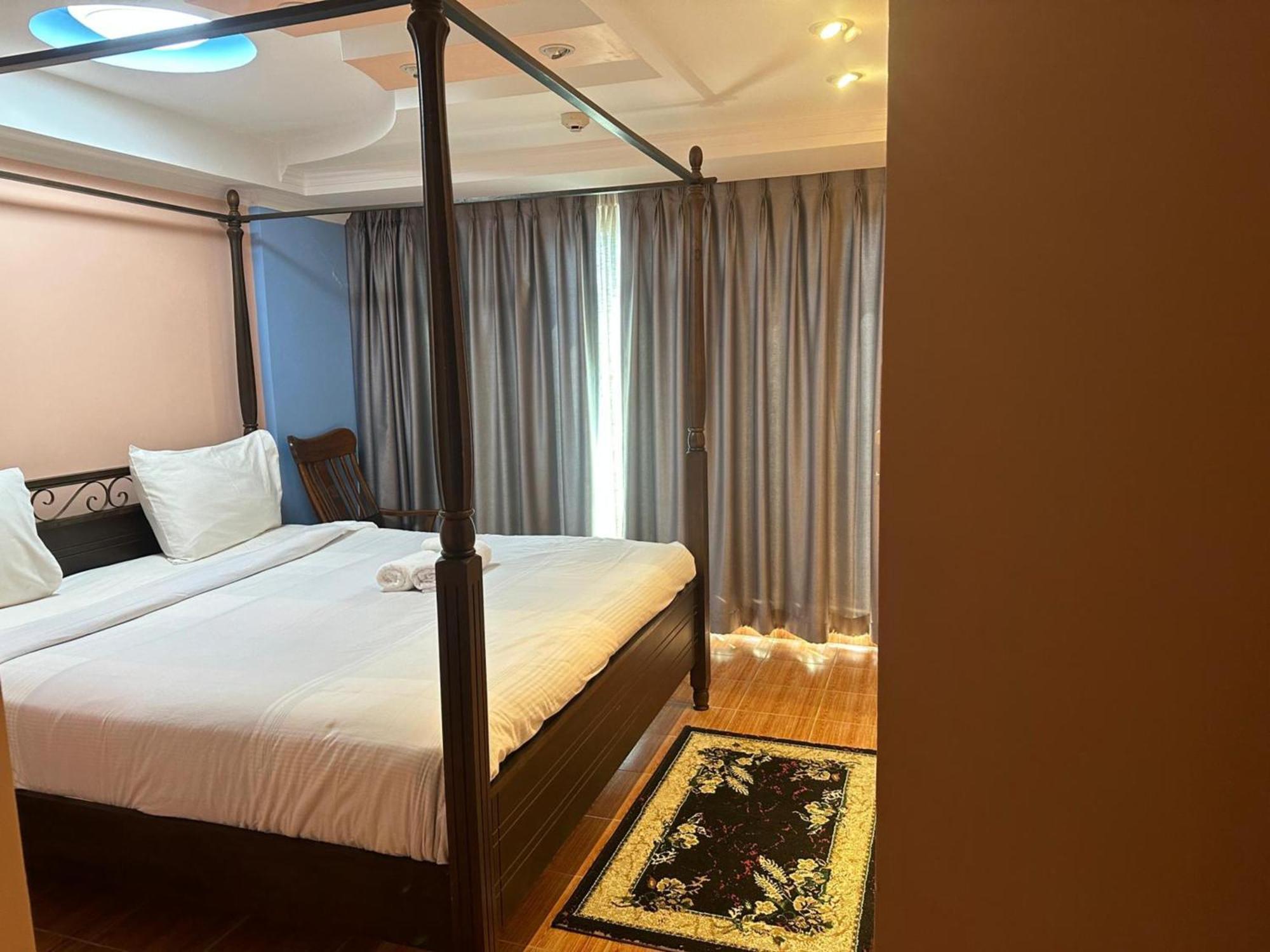 Affordable Serviced Apartments In Nana Omni Tower - Prime Sukhumvit Location Бангкок Екстер'єр фото