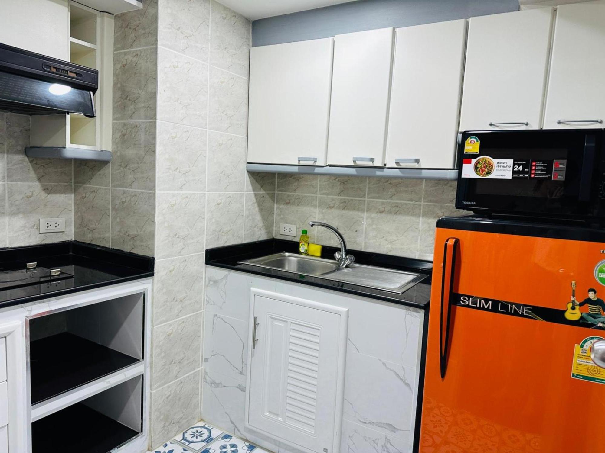 Affordable Serviced Apartments In Nana Omni Tower - Prime Sukhumvit Location Бангкок Екстер'єр фото