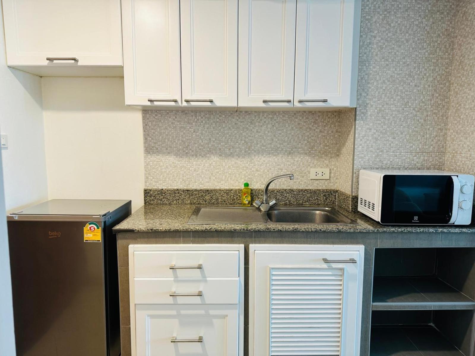 Affordable Serviced Apartments In Nana Omni Tower - Prime Sukhumvit Location Бангкок Екстер'єр фото