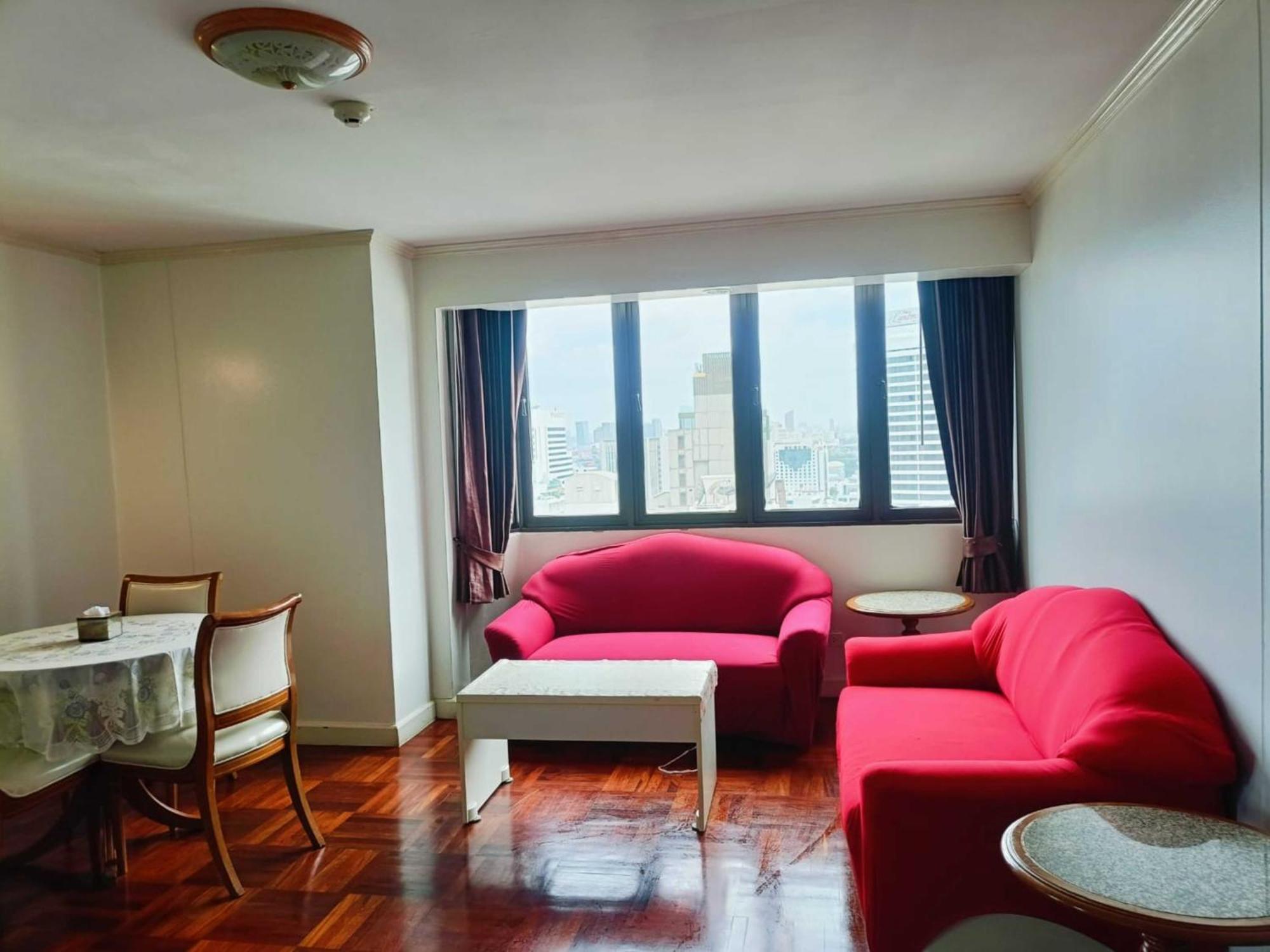 Affordable Serviced Apartments In Nana Omni Tower - Prime Sukhumvit Location Бангкок Екстер'єр фото