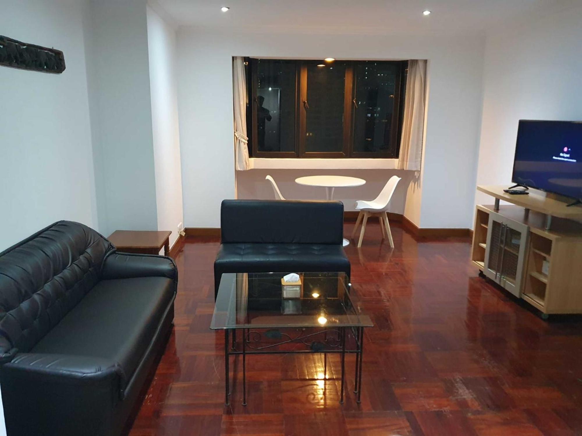 Affordable Serviced Apartments In Nana Omni Tower - Prime Sukhumvit Location Бангкок Екстер'єр фото