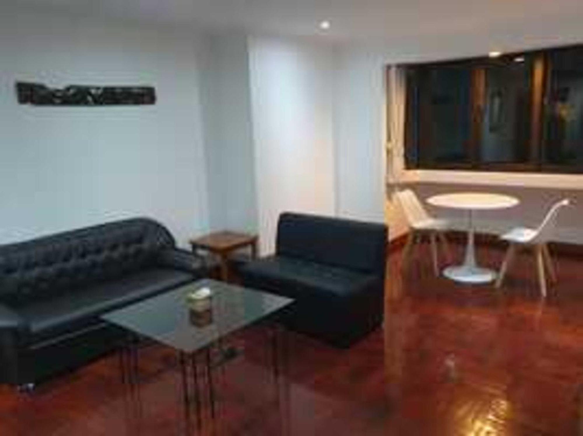 Affordable Serviced Apartments In Nana Omni Tower - Prime Sukhumvit Location Бангкок Екстер'єр фото