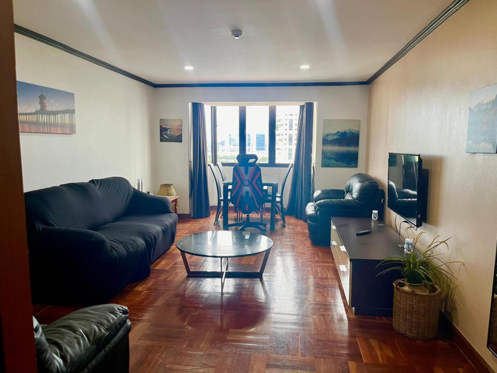 Affordable Serviced Apartments In Nana Omni Tower - Prime Sukhumvit Location Бангкок Екстер'єр фото